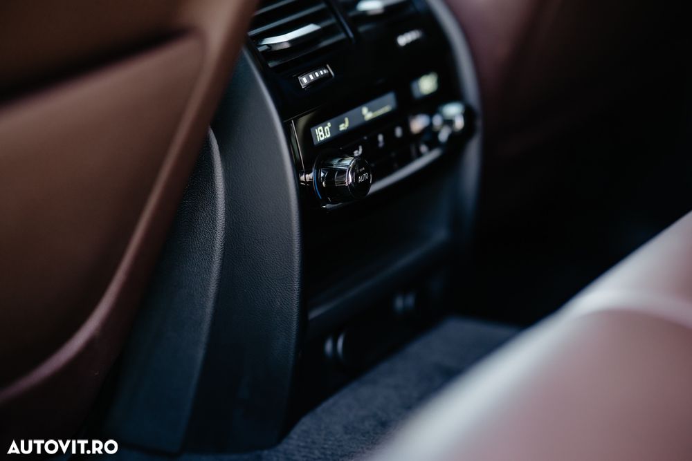 BMW Seria 5 540i xDrive AT - 18