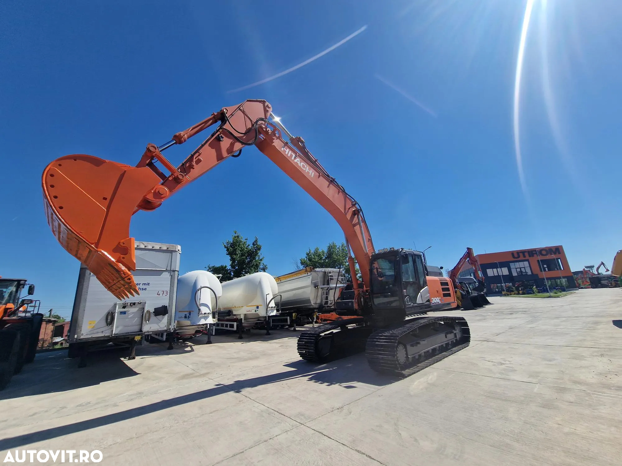 Hitachi ZX300, 32t, Cupa NOUA 1,8mc, 2018, 8.786h, Gresare automata, Inst picon, 3 pompe hidr HITACHI, Camera spate, Camere laterale, consum mediu 15l/h, Stare foarte buna, posibilitate leasing 3 ani-PROMOTIE 87.900 EUR+tva - 13