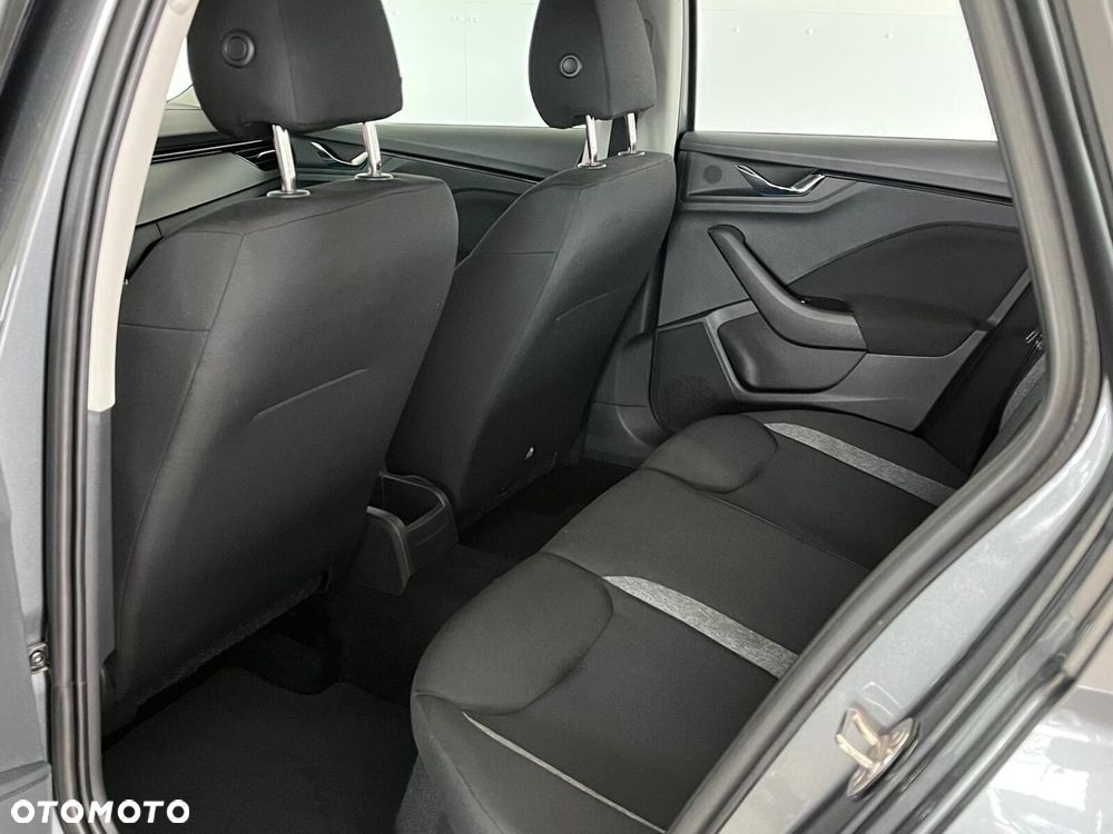 Skoda Kamiq 1.0 TSI Essence - 27