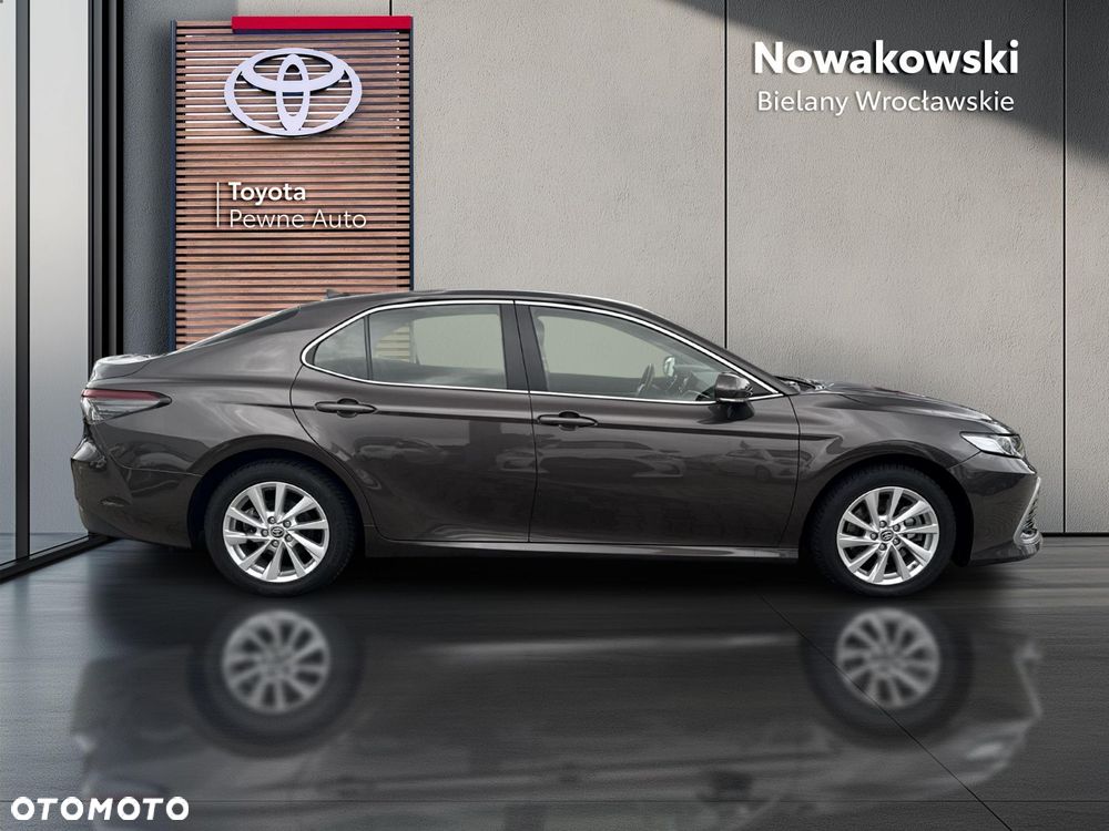 Toyota Camry 2.5 Hybrid Comfort CVT - 6