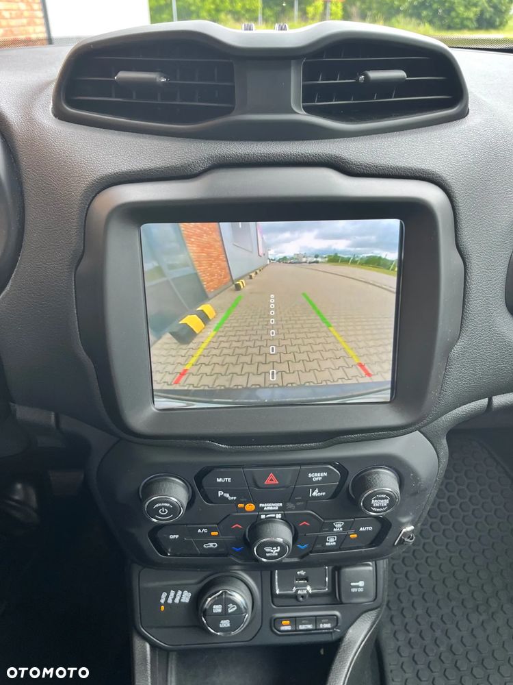 Jeep Renegade - 19