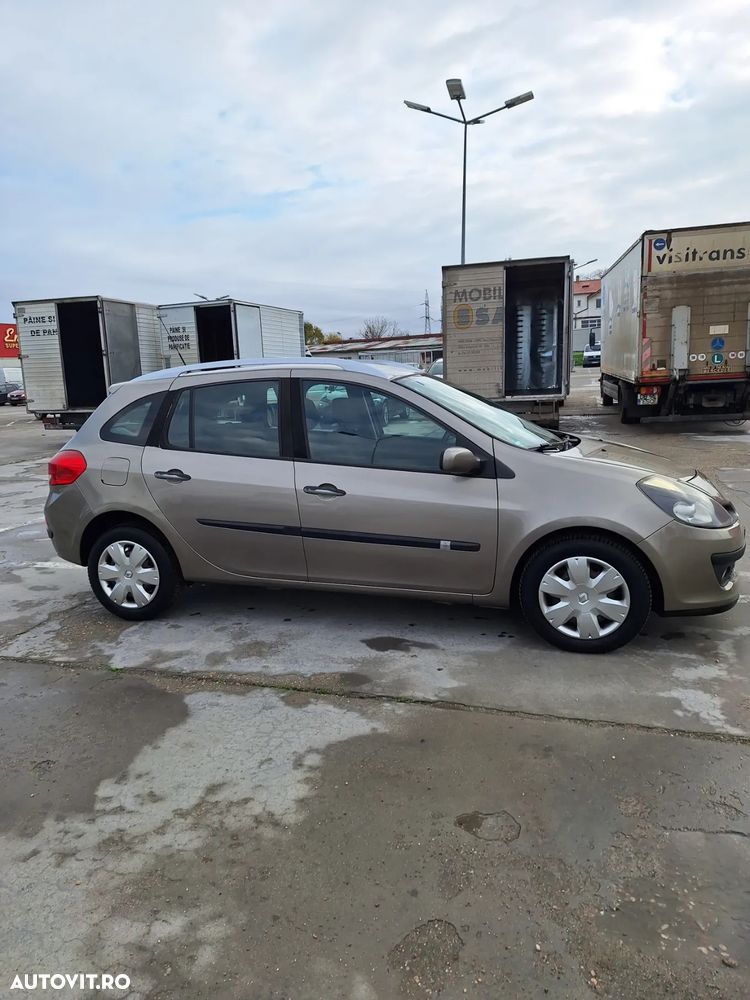Renault Clio 1.2 16V Grandtour Authentique - 4
