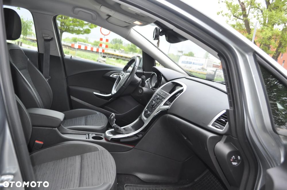 Opel Astra 1.4 T Cosmo - 13