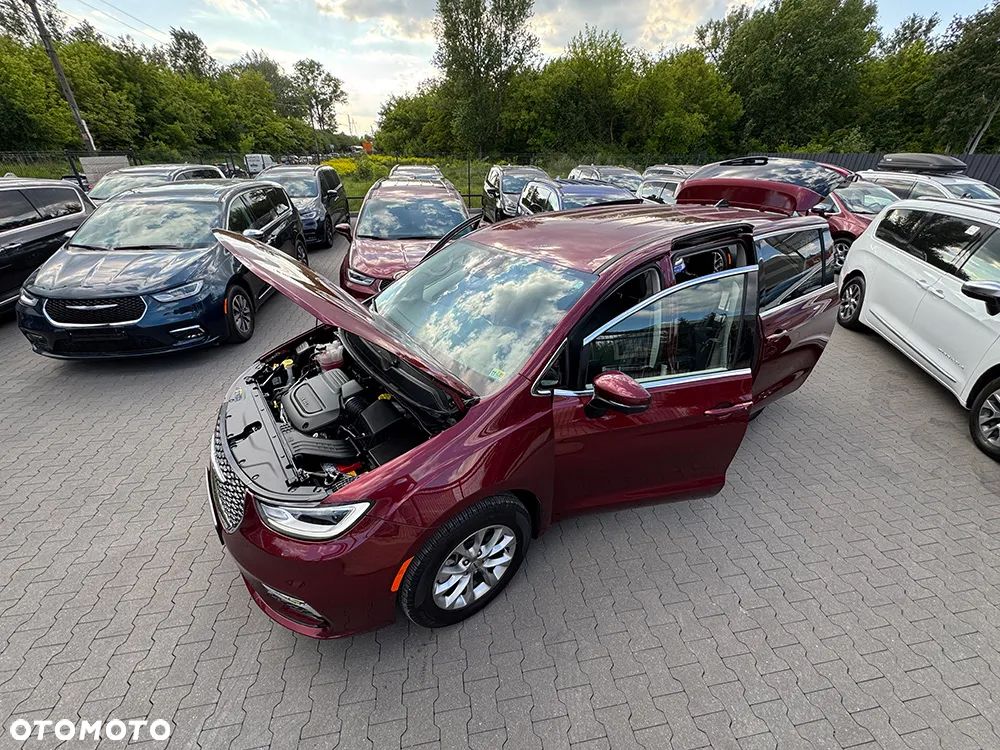 Chrysler Pacifica - 19