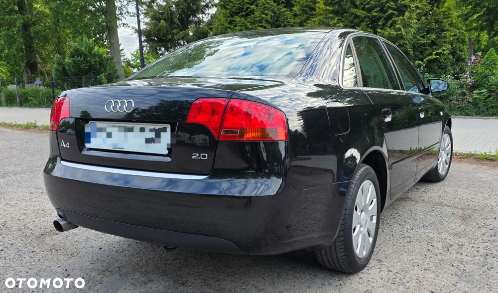 Audi A4 Limousine - 16
