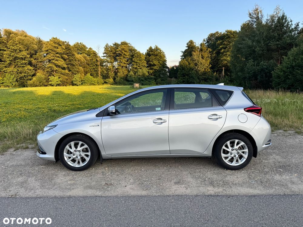 Toyota Auris Hybrid 135 Comfort - 2