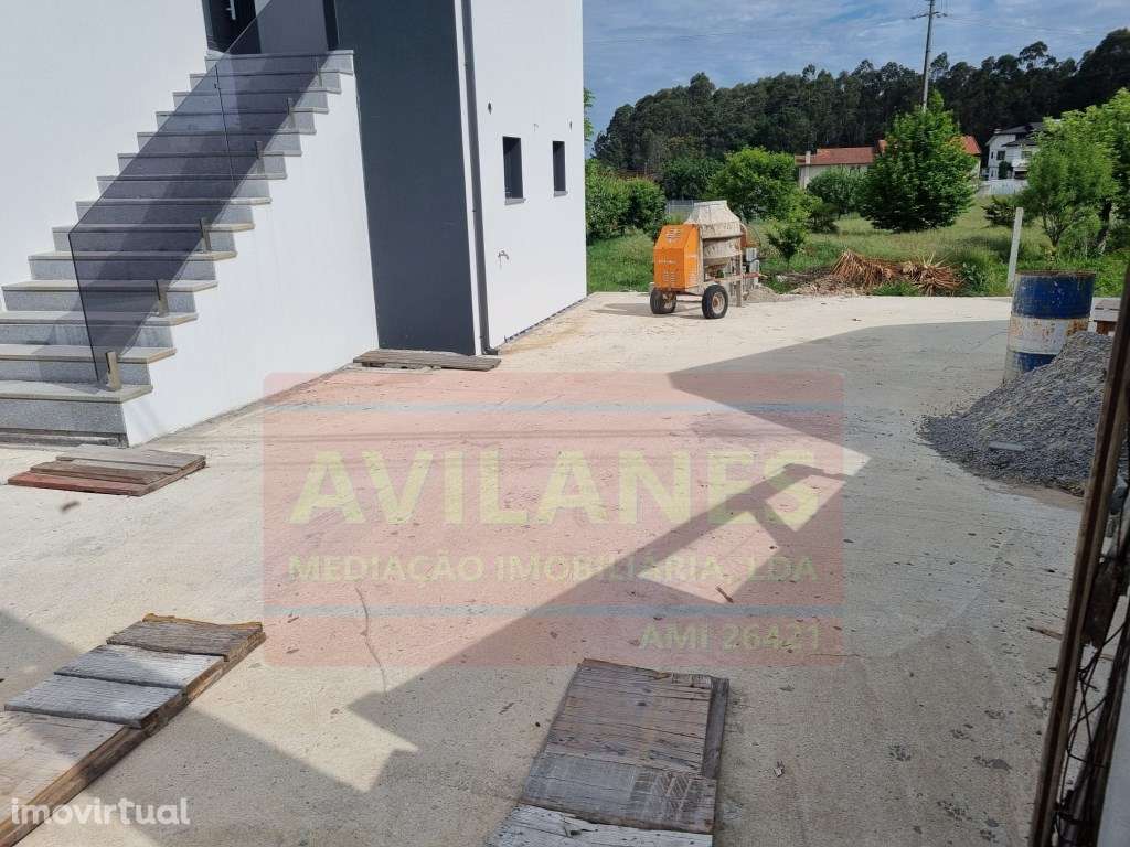 ANDAR MORADIA T2 - LOBÃO - Grande imagem: 3/12