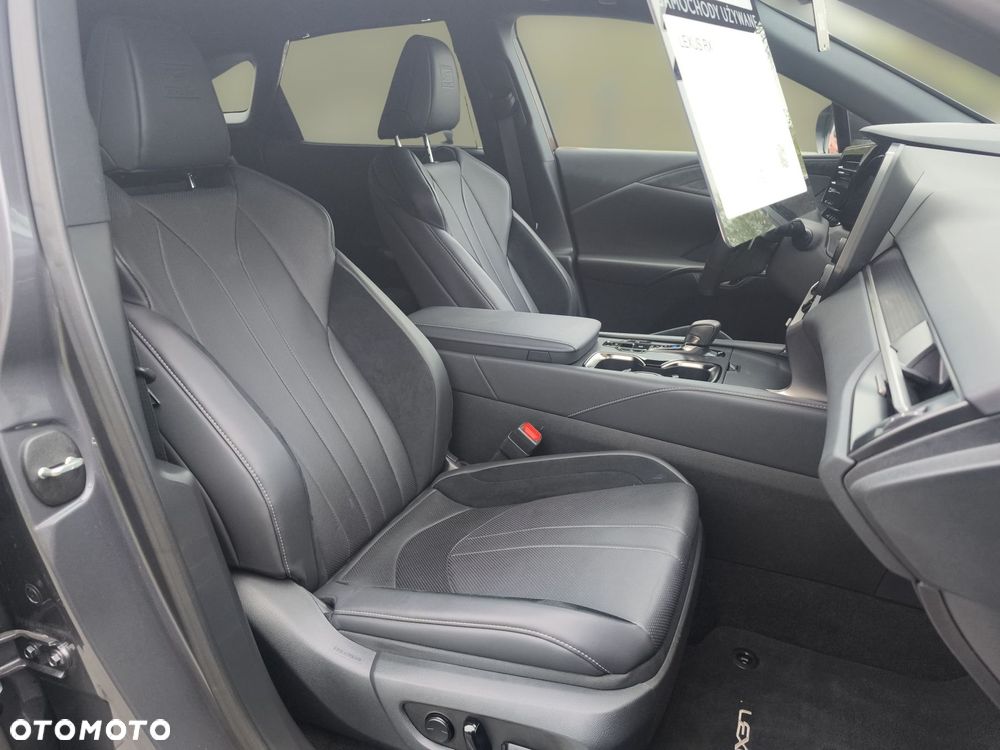 Lexus RX - 9