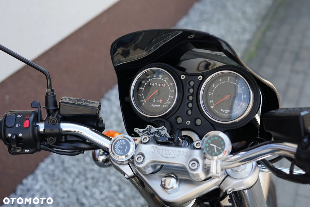 Triumph Thunderbird - 19