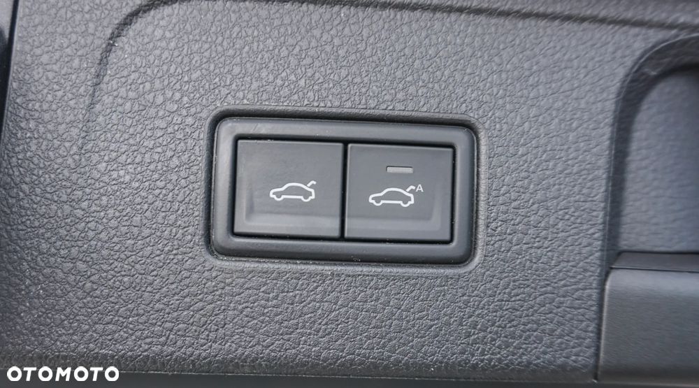 Volkswagen Passat 2.0 TDI Elegance DSG - 33