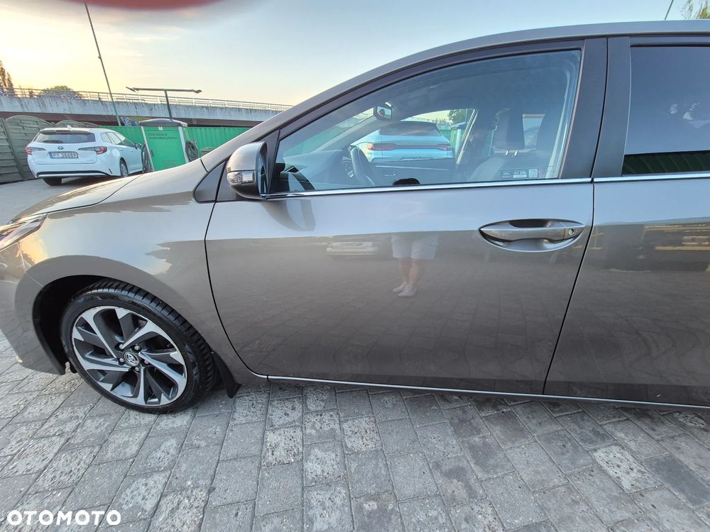 Toyota Corolla - 21
