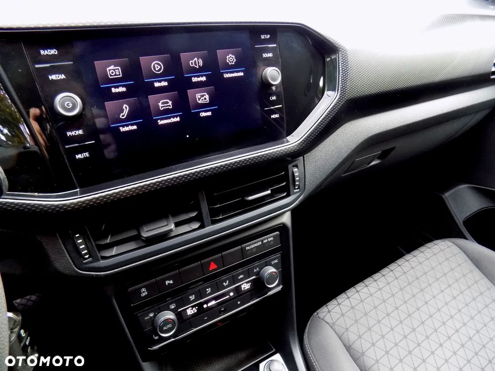 Volkswagen T-Cross - 12