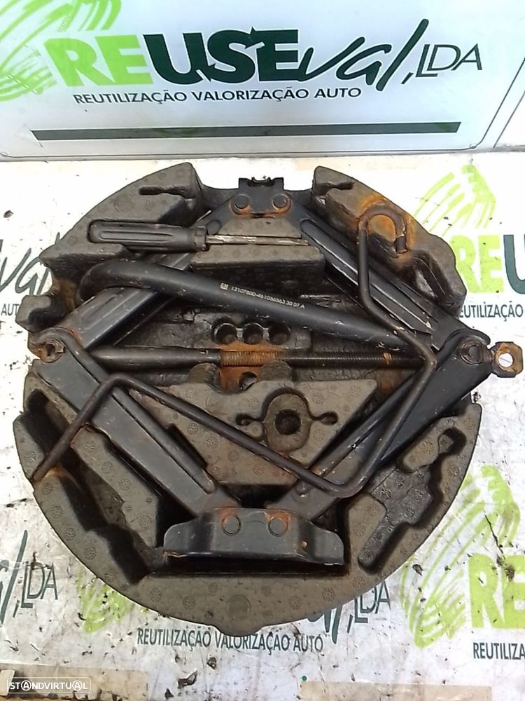 Kit Macaco + Chave Rodas Opel Astra H Combi (A04) - 2