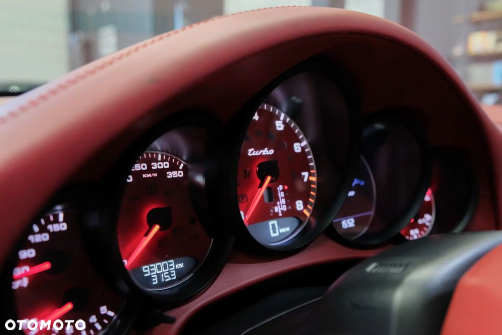 Porsche 911 Turbo S - 17