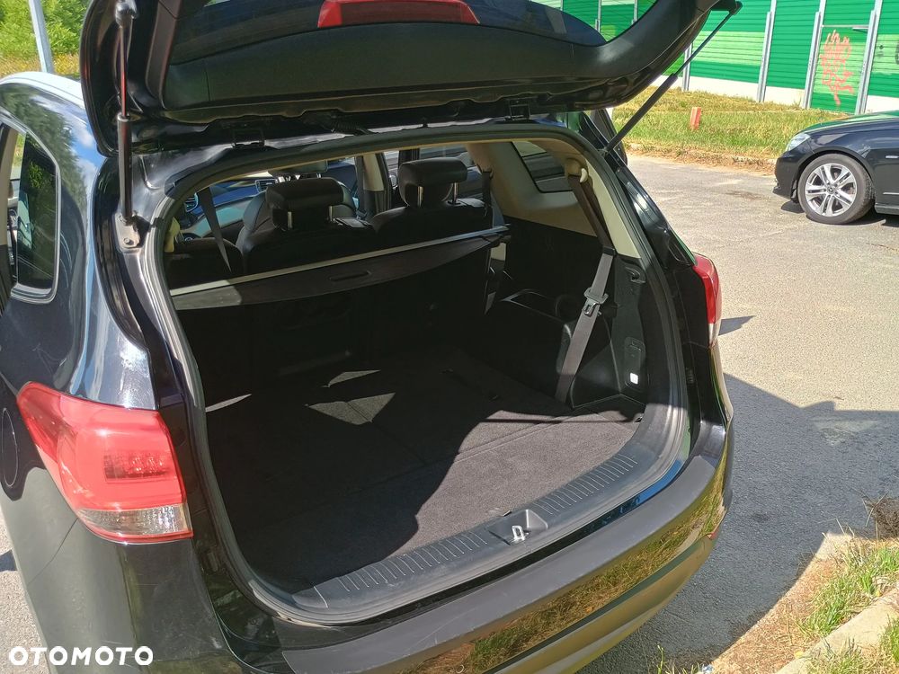 Kia Carens 1.7 CRDi XL 7os - 12