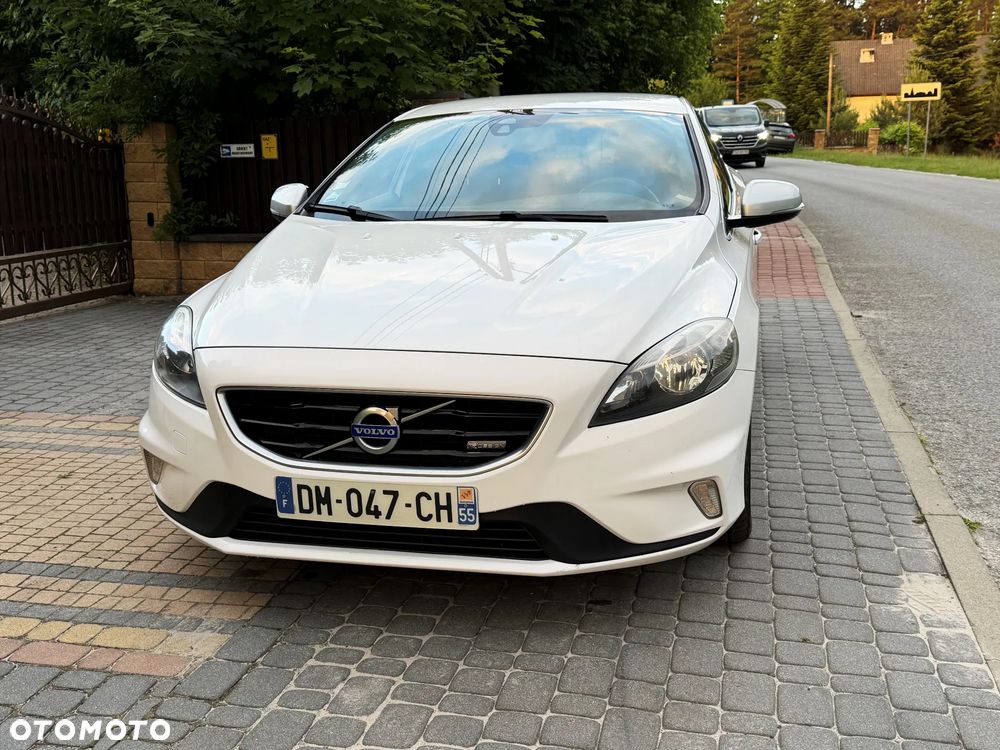 Volvo V40 D2 R Design - 12