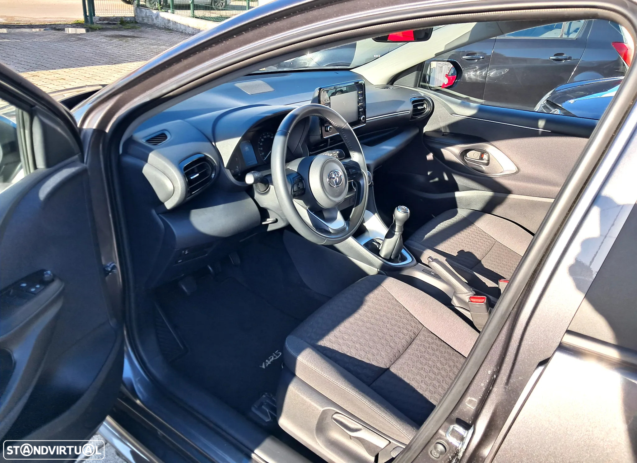 Toyota Yaris 1.0 VVT-i Comfort Plus - 10