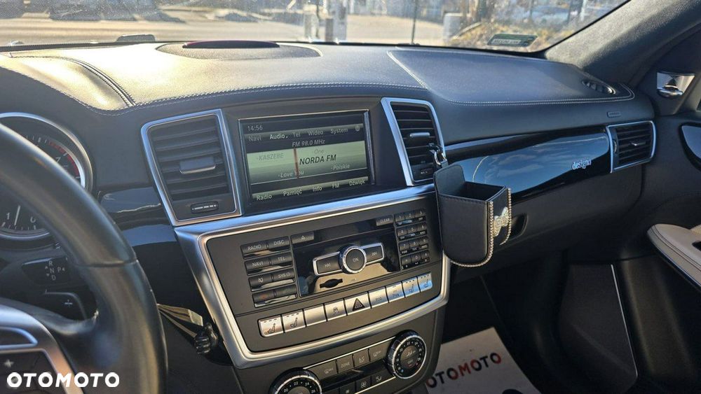 Mercedes-Benz GL - 12