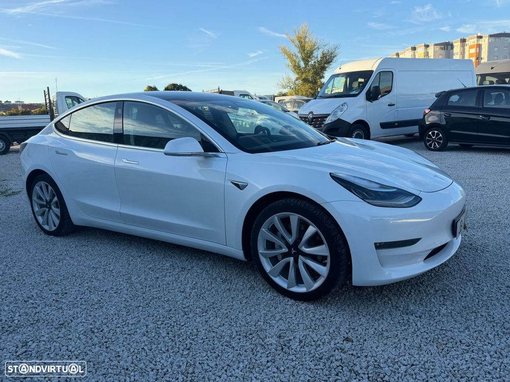 Tesla Model 3 - 3