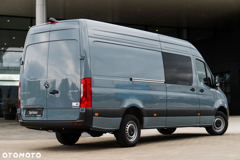 Mercedes-Benz Sprinter - 4