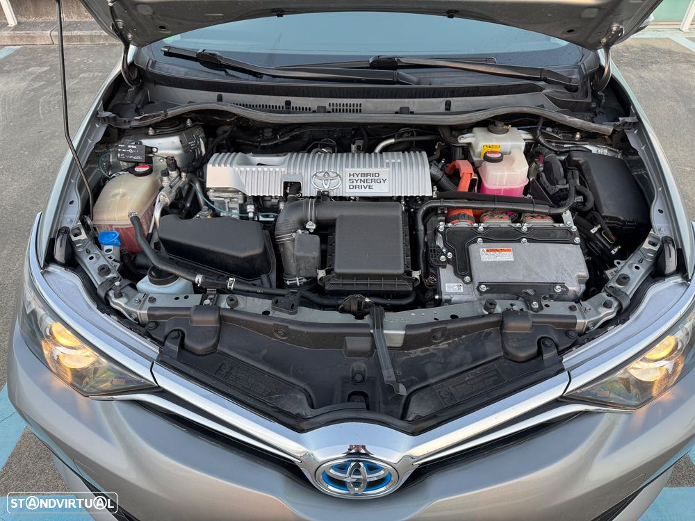 Toyota Auris Touring Sports 1.8 HSD Comfort+P.Sport - 16