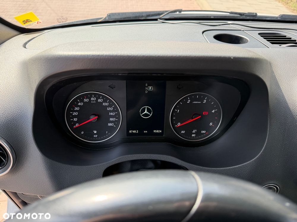 Mercedes-Benz Sprinter - 10