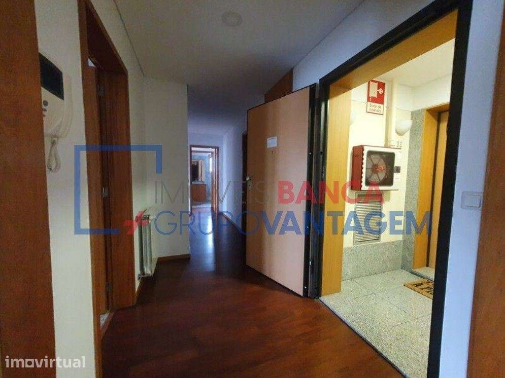 Apartamento T2+1 em Oliveira do Douro, V.N.Gaia - Grande imagem: 2/12