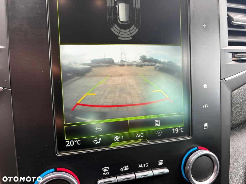 Renault Megane ENERGY TCe 115 Start & Stop Paris Business - 9