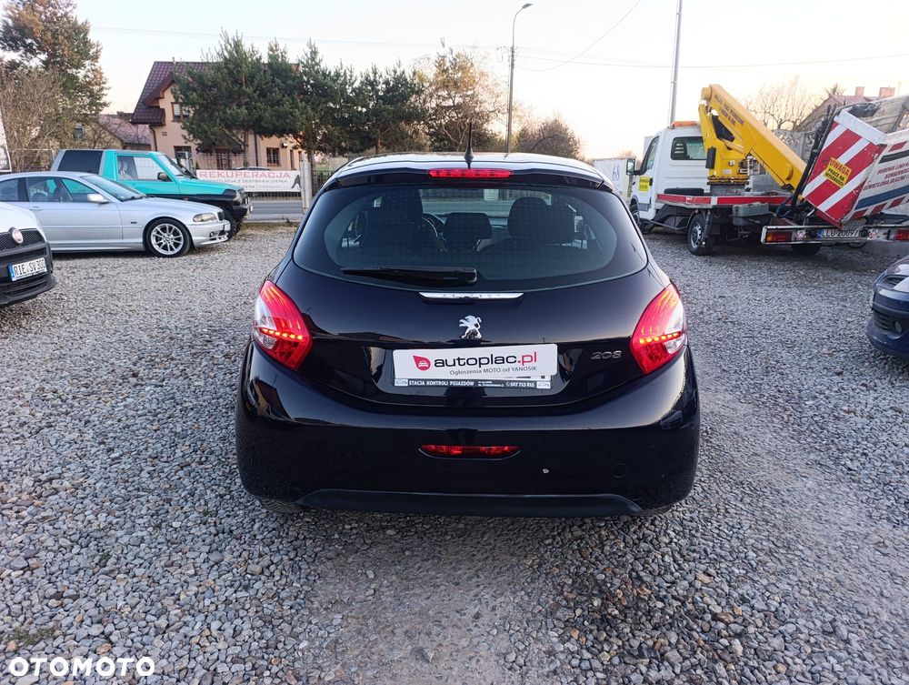 Peugeot 208 - 5