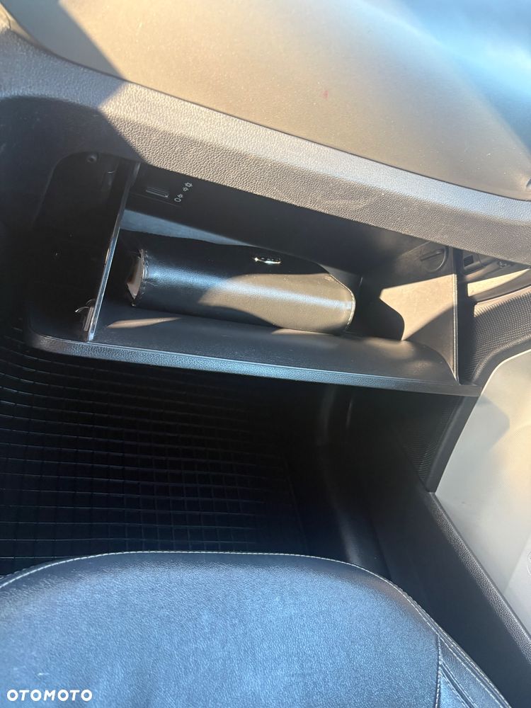 Kia Sportage 2.0 CRDI 4WD Fifa World Cup Edition - 25