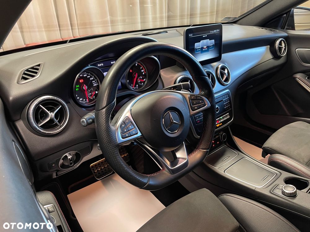 Mercedes-Benz CLA 200 7G-DCT AMG Line - 7