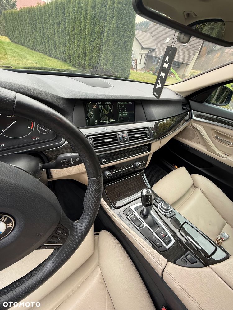BMW Seria 5 525d xDrive - 7