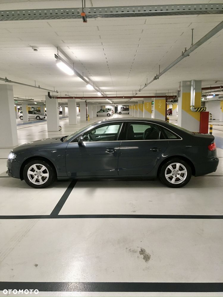 Audi A4 Limousine - 11