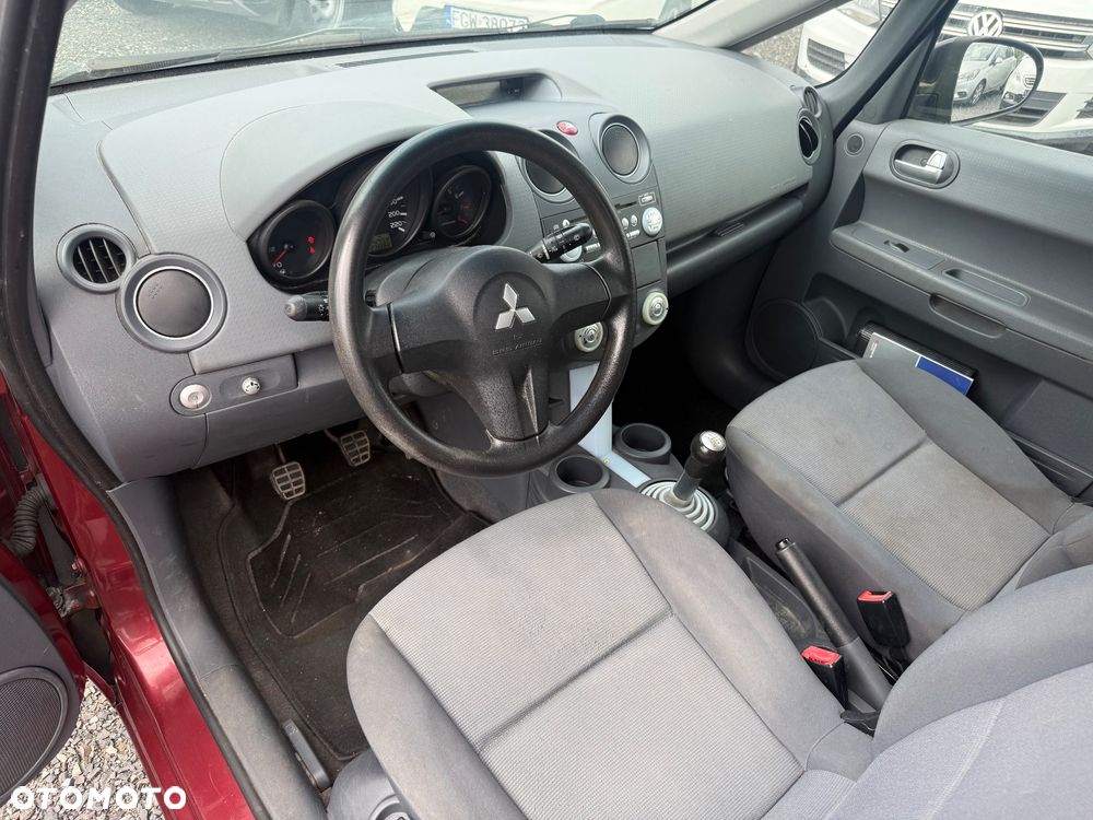 Mitsubishi Colt - 15