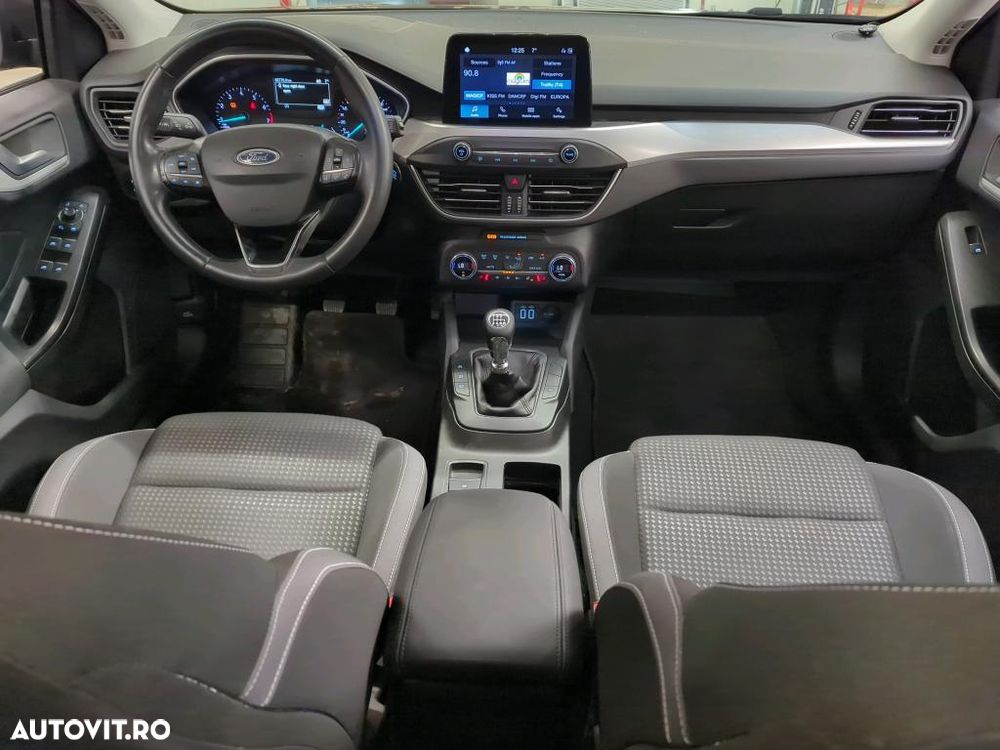 Ford Focus 1.0 EcoBoost MHEV Titanium - 3