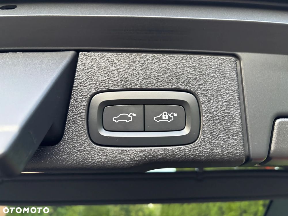 Volvo XC 60 B4 D AWD Geartronic RDesign - 19