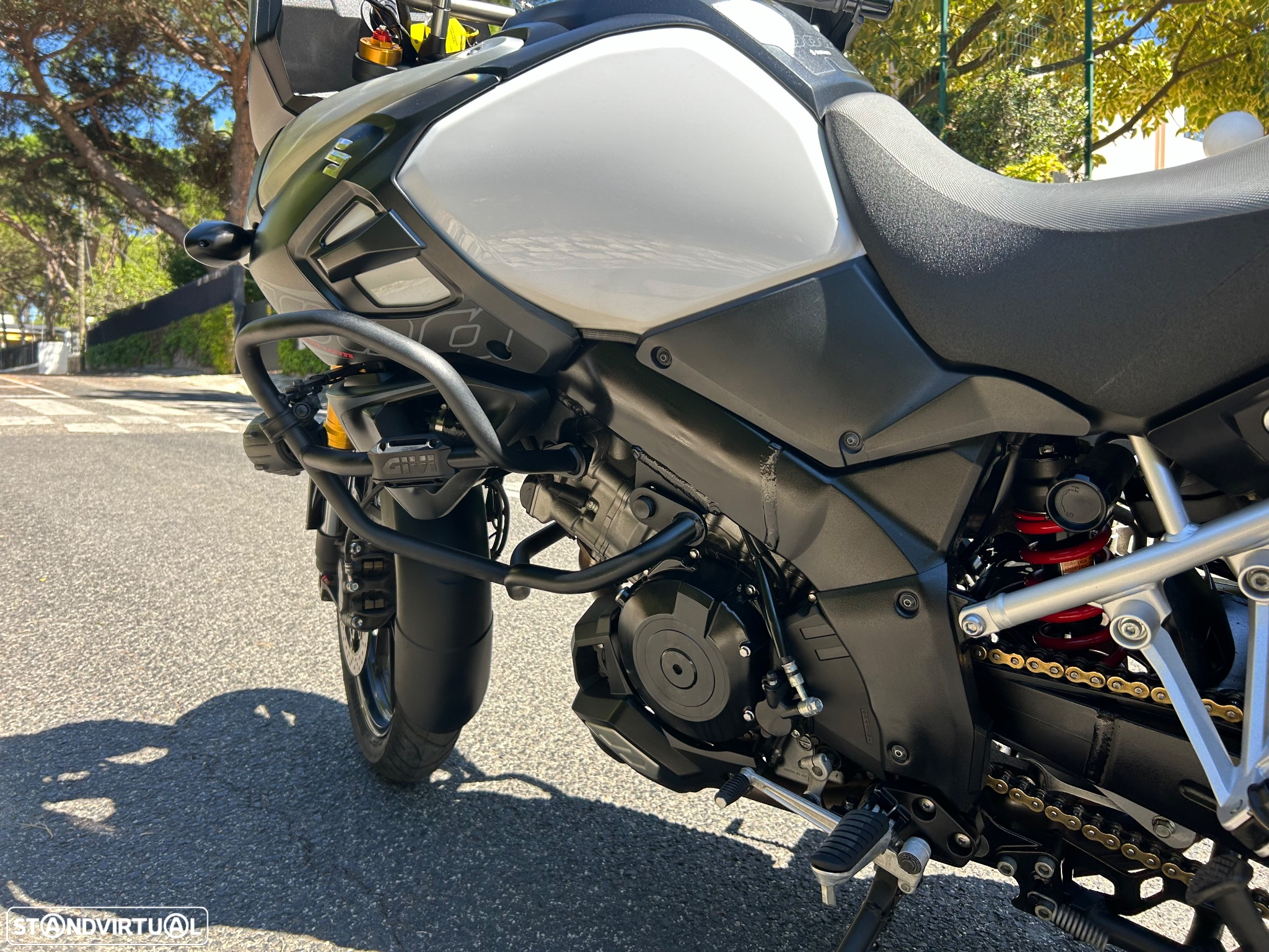 Suzuki V Strom 1000 - 9