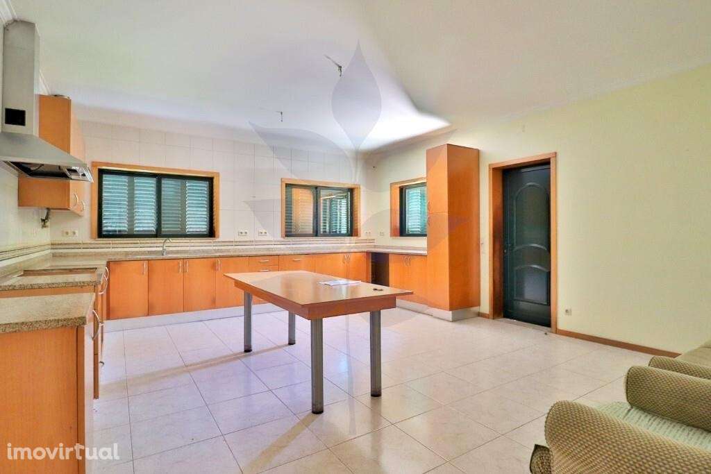 Moradia Térrea T4 e Anexo em Pedra tipo T0 - Grande imagem: 2/37