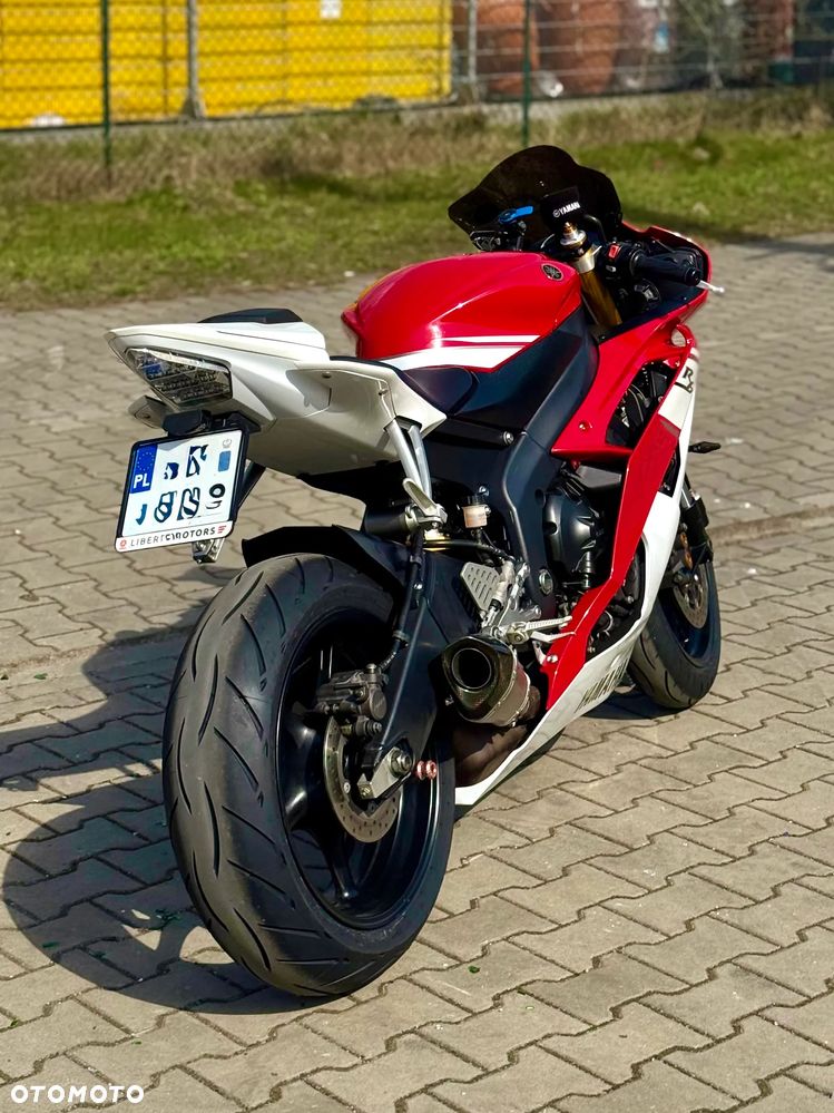 Yamaha R6 - 6