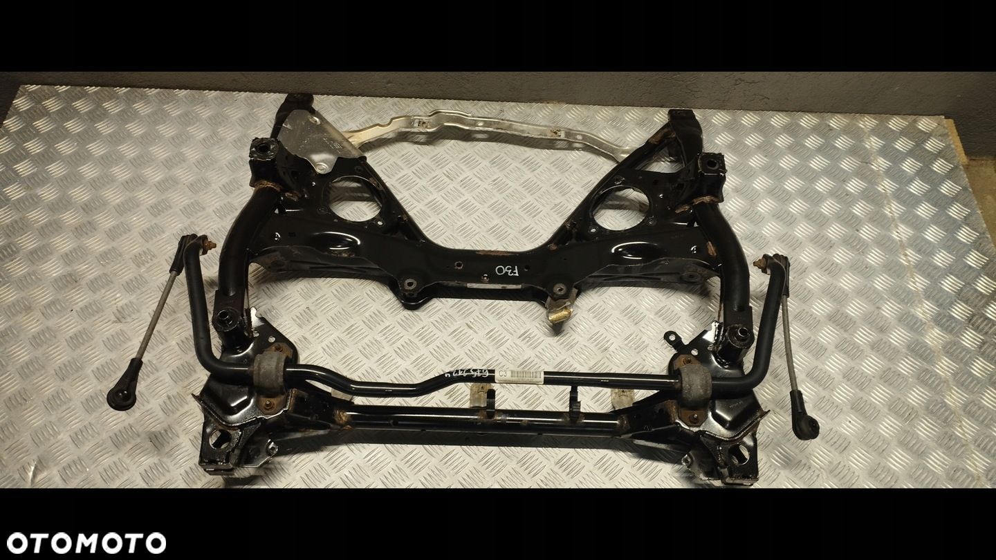 BMW F30 F31 WÓZEK SANKI PRZÓD STABILIZATOR - 1