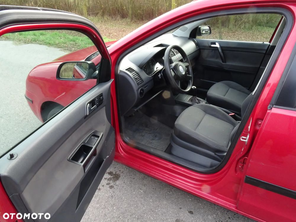 Volkswagen Polo 1.4 16V Comfortline - 5