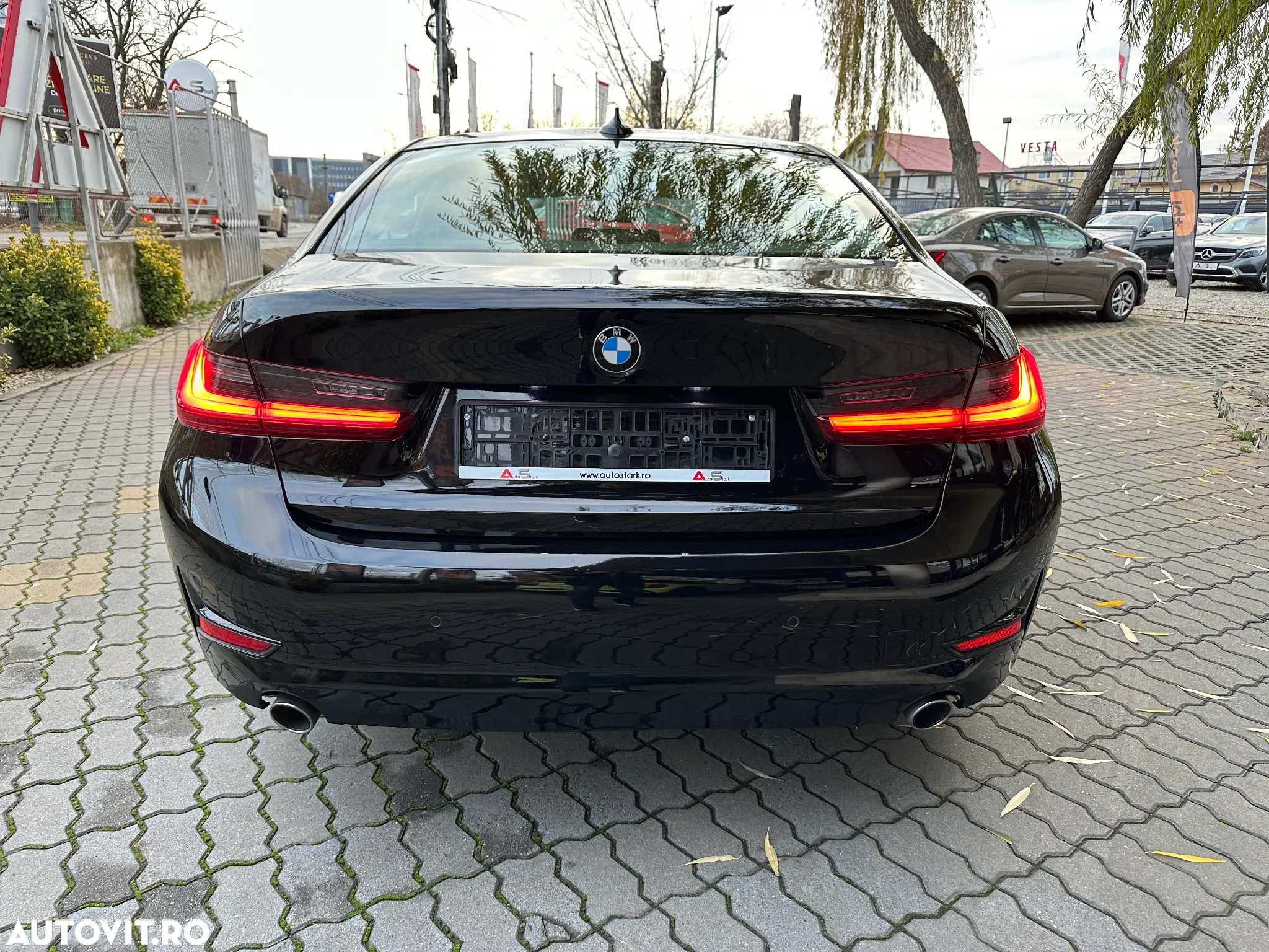 BMW Seria 3 318d Aut. - 13