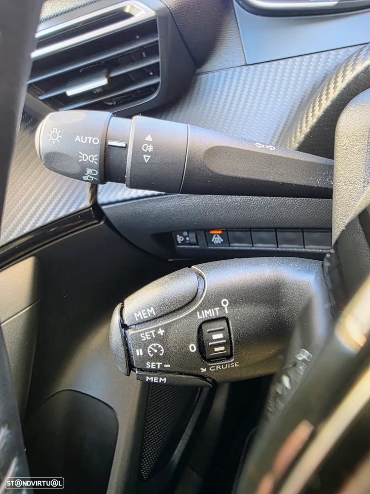 Peugeot 2008 PureTech 100 Stop&Start Active Pack - 32