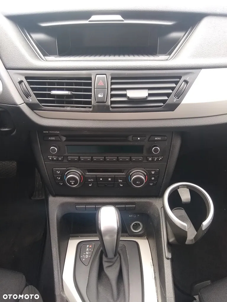 BMW X1 sDrive18i - 12