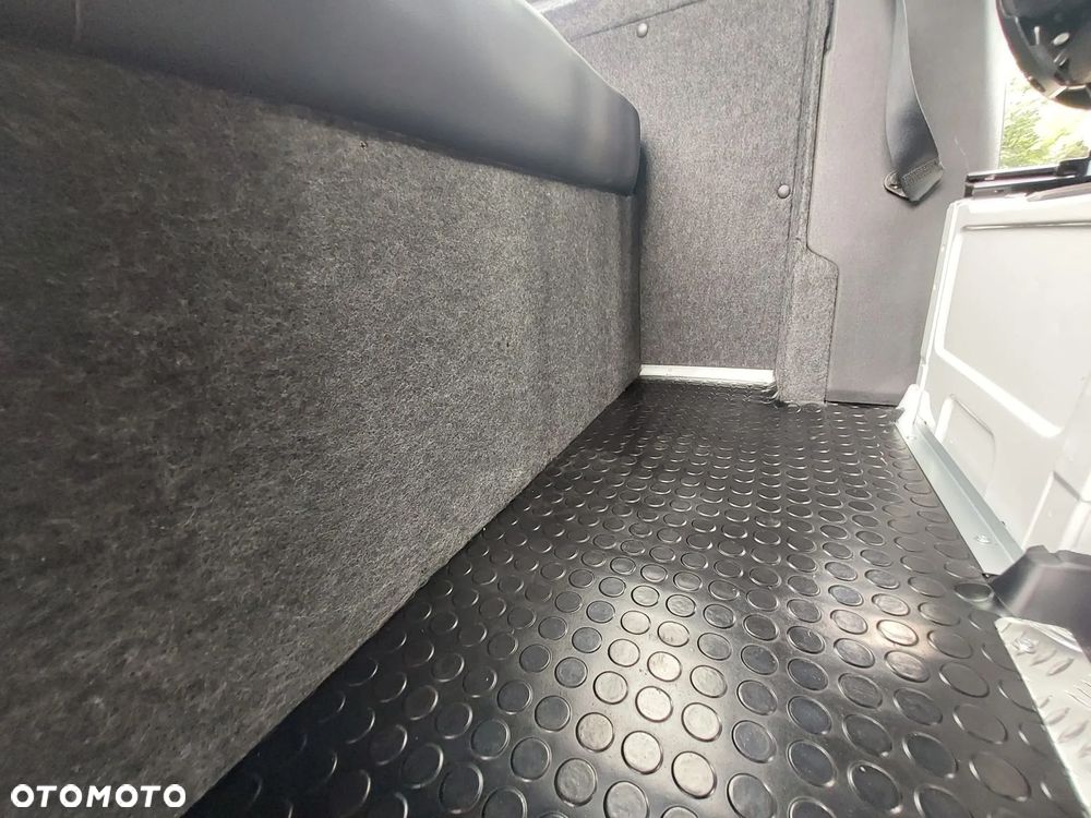 Mercedes-Benz Sprinter - 21