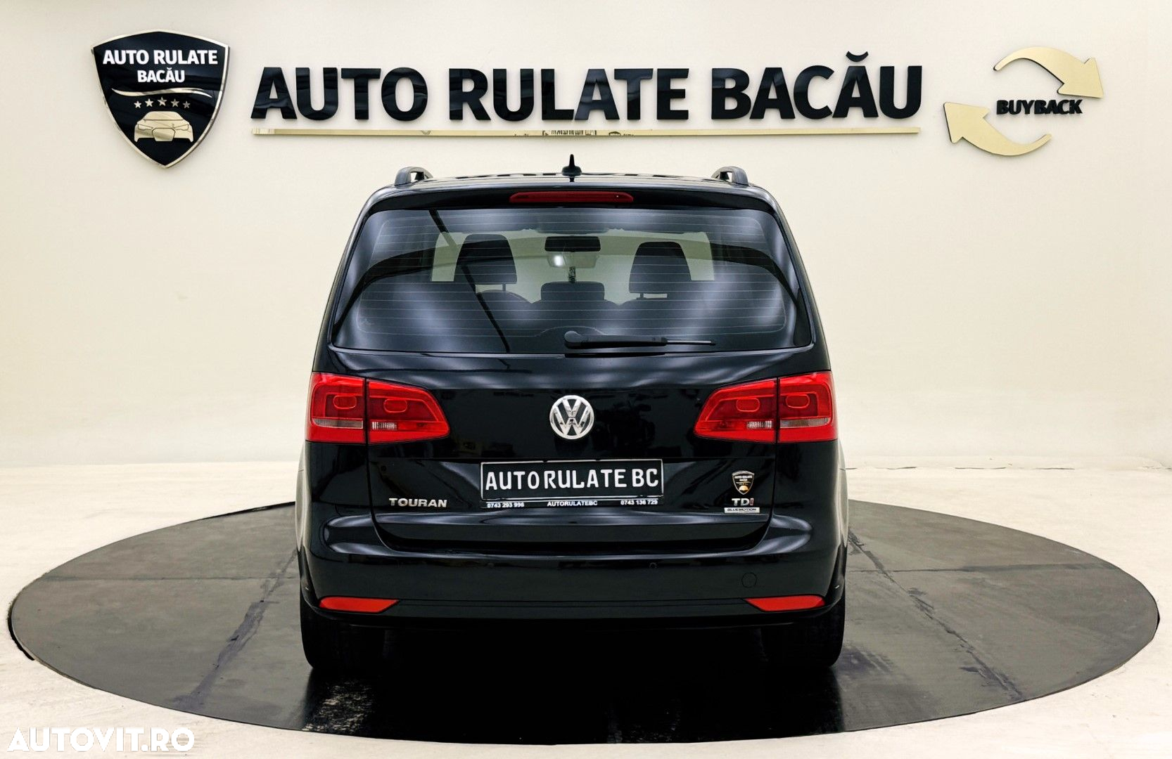 Volkswagen Touran - 11