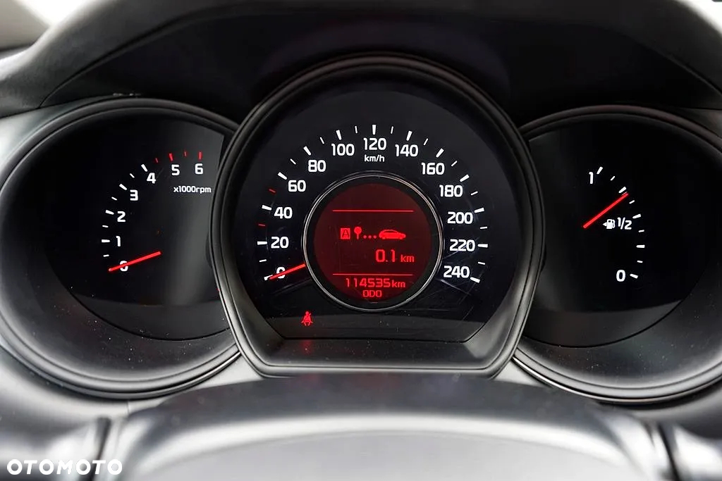 Kia Ceed - 32