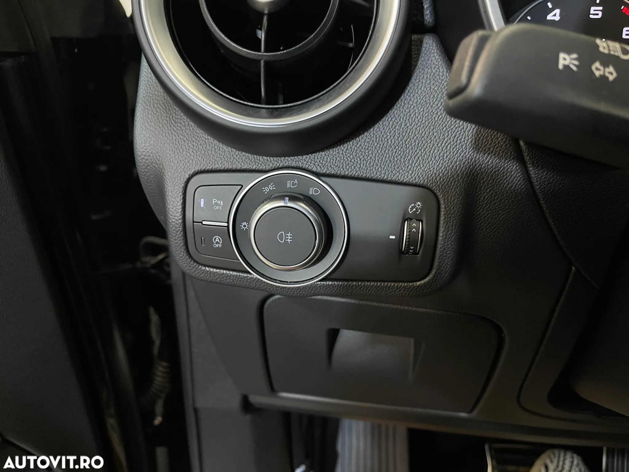 Alfa Romeo Stelvio 2.0 Turbo AWD AT8 Ti - 27