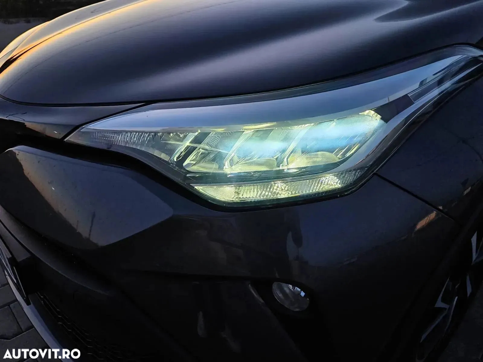 Toyota C-HR 2.0 HSD 184 CP 4x2 CVT C-ult Style bi-tone - 16