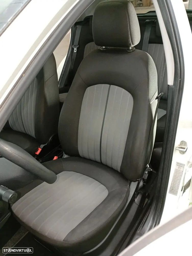 Fiat Punto 1.3 M-Jet Easy S&S - 18